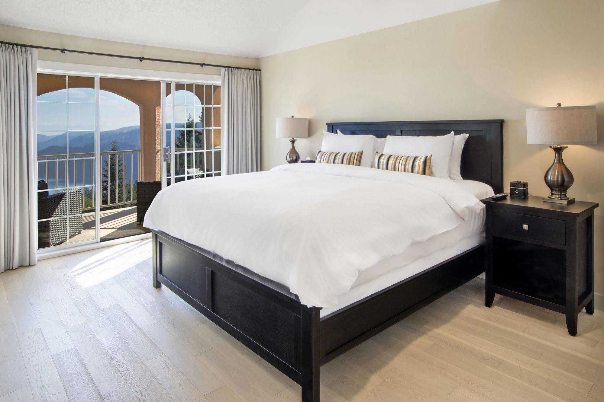 Villa Eyrie Resort Malahat Екстер'єр фото