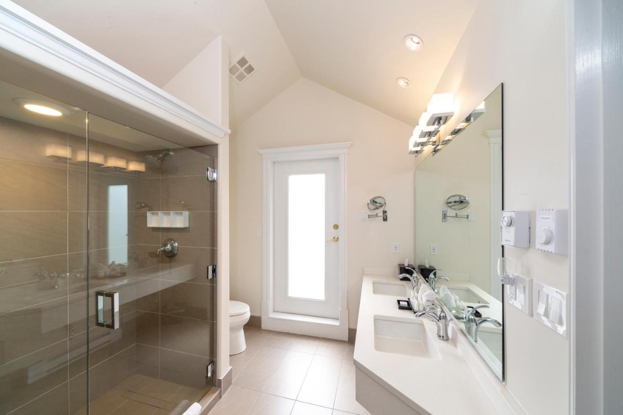 Villa Eyrie Resort Malahat Екстер'єр фото